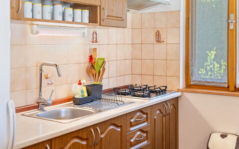 Petříkov: Keuken, Toestel Van De Keuken, Countertop, Major Appliance, Gootsteen, Hout, Cabinetry, Interieur Ontwerp, Fornuis, Fornuis