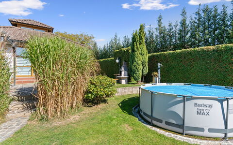 Petříkov: Zwembad, Samengesteld Materiaal, Schaduw, Tuin, Vrije Tijd, Backyard, Landscaping, Toevlucht, Werf, Eco Hotel