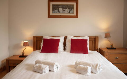 Daphné a 32: Gebouw, Meubilair, Eigendom, Comfort, Hout, Textiel, Bed, Interieur Ontwerp, Flooring, Verdieping