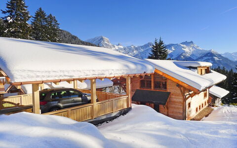Khamariah: Sneeuw, Winter, Eigendom, Lucht, Huis, Berg, Huis, Boom, Blokhut, Onroerend Goed