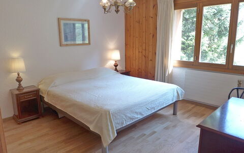 Villars 755: Slaapkamer, Meubilair, Bed, Kamer, Eigendom, Matras, Verdieping, Laken, Bed Frame, Hardwood