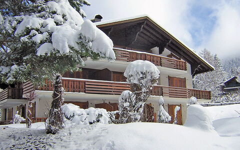 Les Seracs 1: Gebouw, Sneeuw, Lucht, Wolk, Venster, Fabriek, Huis, Boom, Freezing, Verblijf