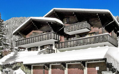 Villars 850: Lucht, Gebouw, Eigendom, Venster, Sneeuw, Huis, Helling, Boom, Facade, Dak