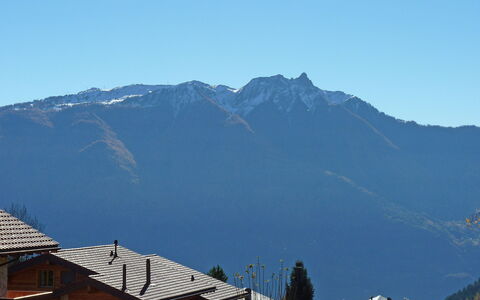 Ovronnaz 170: Bergachtig Landvormen, Berg, Bergketen, Lucht, Heuvel Station, Alpen, Blauw, Dak, Ridge, Heuvel
