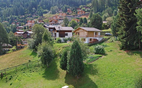 Bisse-Vieux A-4: Heuvel Station, Bergdorp, Eigendom, Landelijk Gebied, Boom, Huis, Land Lot,  Dorf\, Berg, Dorp