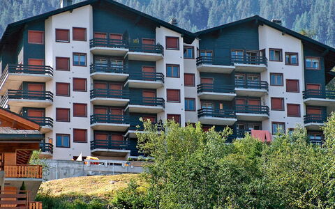 Foret E3: Woongebied, Buurt, Eigendom, Huis, Gebouw, Architectuur, Appartement, Huis,  Dorf\, Facade