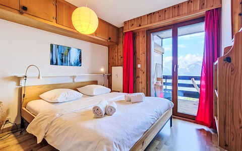 Foret E3: Hout, Toevlucht, Hotel, Beits, Plank, Hardwood, Timmerhout, Balkon