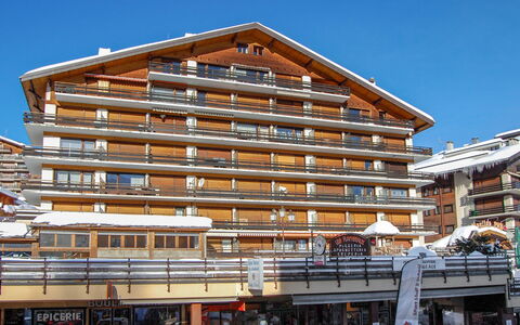 Nendaz 800: Appartement, Condominium, Commercieel Gebouw, Hotel, Schaduw, Badplaats, Toevlucht, Luifel, Balkon