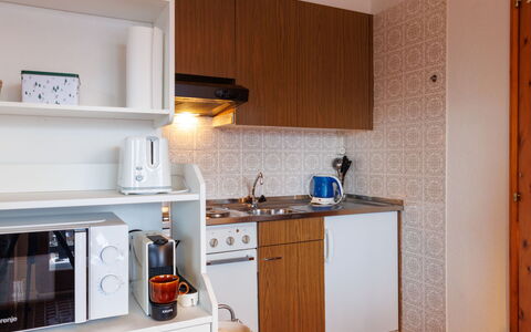 Jolimont J4: Keuken, Toestel Van De Keuken, Major Appliance, Countertop, Hout, Interieur Ontwerp, Cabinetry, Meubilair, Wastafel, Kamer