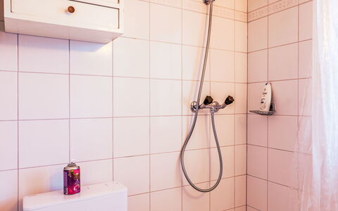 Jolimont J4: Loodgieterswerkinrichting, Badkamer, Flooring, Verdieping, Loodgieter, Interieur Ontwerp, Douche, Kraan, Douchekop, Kamer