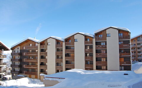 Nendaz 830: Lucht, Gebouw, Dag, Eigendom, Venster, Sneeuw, Stedelijk Ontwerp, Huis, Condominium, Freezing
