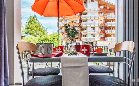 Nendaz 830: Lucht, Gebouw, Fabriek, Tafel, Schaduw, Interieur Ontwerp, Stedelijk Ontwerp, Boom, Condominium, Woongebied