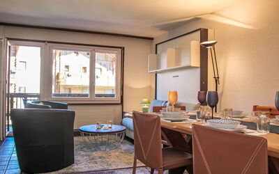 Eden Roc 51 150.10: Lucht, Tafel, Tableware, Meubilair, Gebouw, Stoel, Buitentafel, Buitenmeubels, Voedsel, Boom