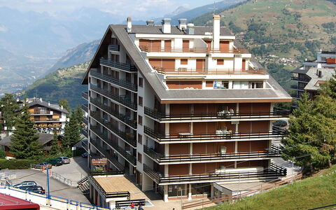 Nendaz 840: Heuvel Station, Bergdorp, Balkon, Alpen