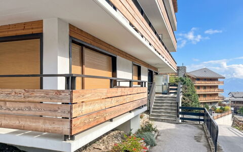 Diana E2: Hout, Appartement, Architectuur, Balkon, Huis, Stedelijk Ontwerp, Samengesteld Materiaal, Condominium, Plank, Siding