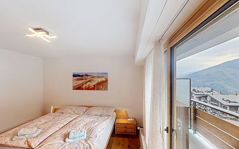 Diana E2: Hout, Interieur Ontwerp, Plafond, Kamer, Verdieping, Appartement, Houten Vloer, Hardwood, Beits, Slaapkamer