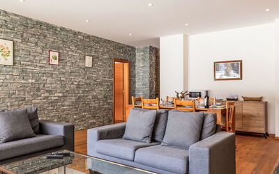 Rosablanche 100.114: Meubilair, Flooring, Interieur Ontwerp, Verdieping, Hout, Bankstel, Plafond, Woonkamer, Kamer, Tafel