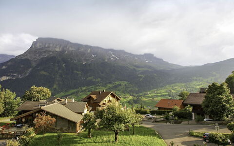 Chalet Hori: Wolk, Lucht, Fabriek, Berg, Natuurlijk Landschap, Boom, Huis, Hoogland, Vegetation, Land Lot