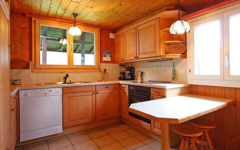 Egg-Isch: Gootsteen, Cabinetry, Venster, Eigendom, Meubilair, Countertop, Wastafel, Kraan, Tafel, Keuken