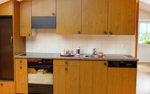 Oltschiblick: Cabinetry, Countertop, Meubilair, Keuken, Kamer, Eigendom, Kast, Multiplex, Interieur Ontwerp, Huis