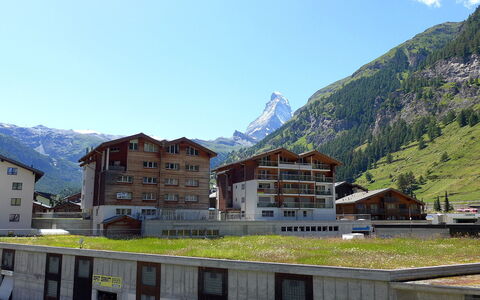 Zermatt 105: Bergachtig Landvormen, Berg, Bergketen, Lucht, Alpen, Bergdorp,  Dorf\, Natuurlijk Landschap, Eigendom, Huis