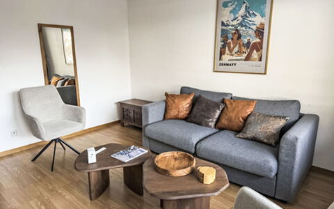 St. Pauli: Meubilair, Interieur Ontwerp, Flooring, Verdieping, Muur, Bankstel, Hout, Woonkamer, Kamer, Huis