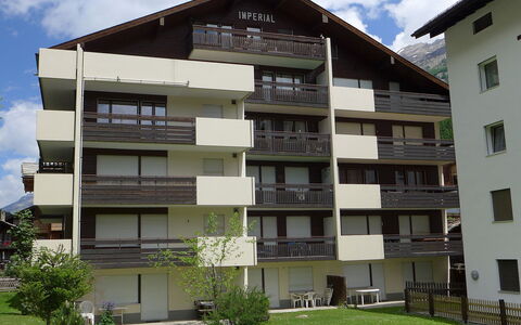 Zermatt 45: Woongebied, Eigendom, Appartement, Gebouw, Architectuur, Huis, Condominium, Onroerend Goed, Gemengd Gebruik, Facade