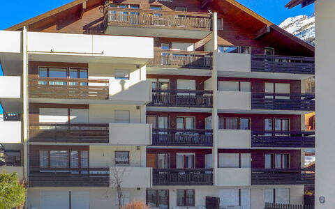 Zermatt 45: Woongebied, Eigendom, Architectuur, Appartement, Gebouw, Huis, Gemengd Gebruik, Condominium, Onroerend Goed, Facade