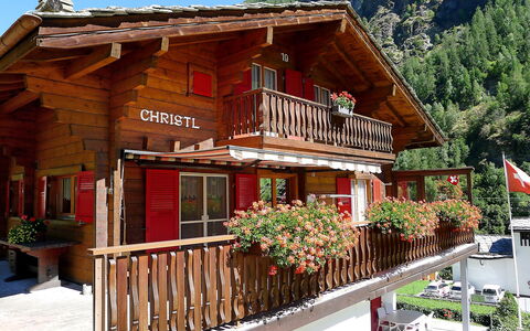 Christl: Fabriek, Eigendom, Venster, Gebouw, Berg, Lucht, Boom, Huis, Hout, Verblijf