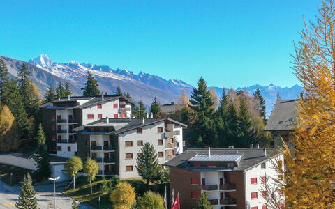 Crans-Montana 130: Lucht, Fabriek, Gebouw, Berg, Venster, Boom, Huis, Natuurlijk Landschap, Landschap, Woongebied