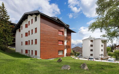Crans-Montana 130: Gebouw, Huis, Woongebied, Huis, Verblijf, Appartement, Helling, Lariks, Winter, Sneeuw