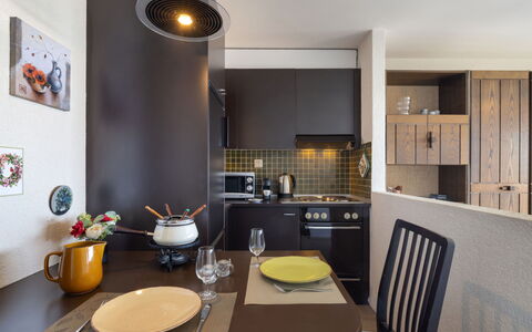 Accommodatie:&nbsp;Jeanne D'Arc Apt. A-8 180.11