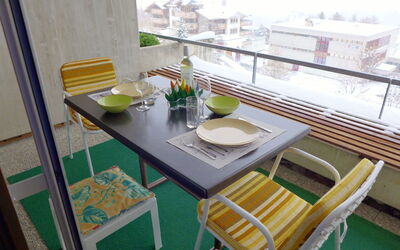 Accommodatie:&nbsp;Jeanne D'Arc Apt. A-8 180.11