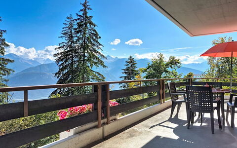 Yuca B Apt. 28: Heuvel Station, Bergketen, Lariks, Vallei, Alpen, Ridge, Balkon, Pine Family