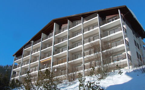 Crans-Montana 388: Lucht, Gebouw, Helling, Huis, Boom, Venster, Fabriek, Sneeuw, Stedelijk Ontwerp, Commercieel Gebouw