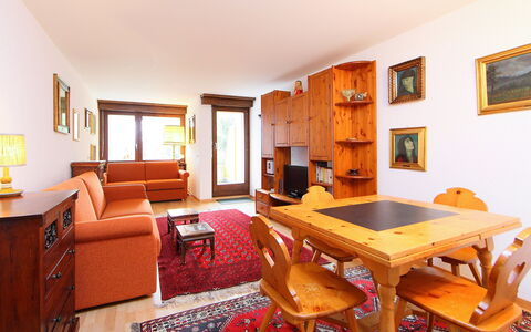 Crans-Montana 760: Kamer, Meubilair, Eigendom, Interieur Ontwerp, Tafel, Gebouw, Onroerend Goed, Eetkamer, Huis, Woonkamer