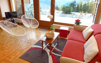 Terrasse des Alpes 708 760.17: Fabriek, Meubilair, Tafel, Comfort, Product, Lucht, Hout, Stoel, Woonkamer, Textiel