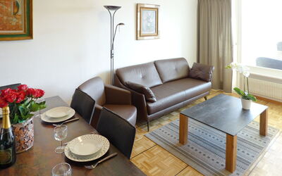 Grand-Large a 22 780.3: Tafel, Meubilair, Fotolijst, Bankstel, Fabriek, Comfort, Gebouw, Slaapbank, Hout, Woonkamer