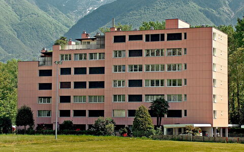 Locarno 2: Gebouw, Eigendom, Architectuur, Menselijke Nederzetting, Condominium, Onroerend Goed, Appartement, Huis, Stad, Woongebied