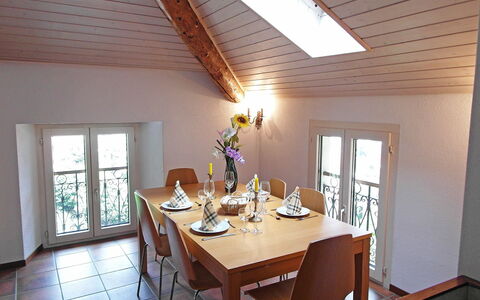 Tazzino: Kamer, Eigendom, Plafond, Eetkamer, Gebouw, Huis, Interieur Ontwerp, Onroerend Goed, Meubilair, Tafel