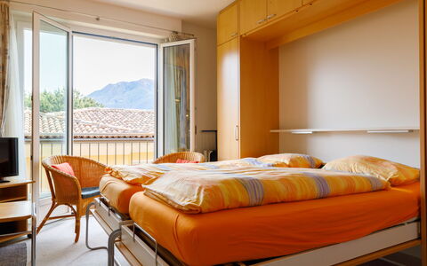 Ascona 100: Meubilair, Comfort, Gebouw, Hout, Bed Frame, Textiel, Hoofdkussen, Interieur Ontwerp, Bed