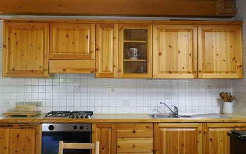 Rustico Dara Cotta: Keuken, Countertop, Cabinetry, Toestel Van De Keuken, Meubilair, Hout, Flooring, Interieur Ontwerp, Plafond, Kast