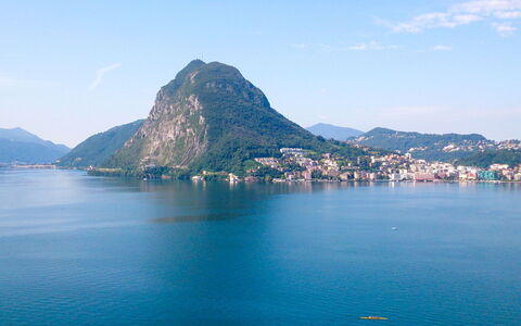 Castagnola 100: Water, Lucht, Wolk, Berg, Blauw, Natuurlijk Landschap, Kust En Oceanic Landvormen, Meer, Horizon, Bergketen
