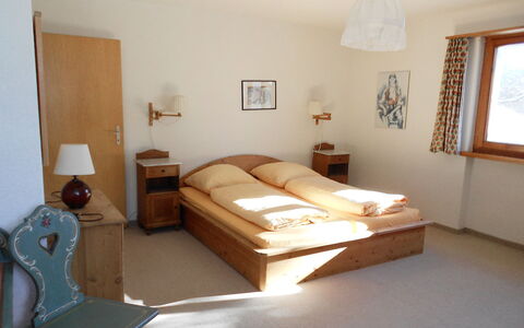 Haus Murena: Kamer, Meubilair, Slaapkamer, Eigendom, Bed, Laken, Verdieping, Bed Frame, Interieur Ontwerp, Bedding