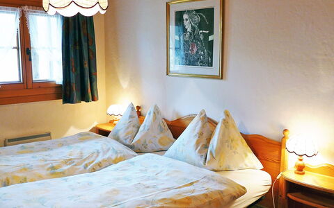 Utoring Plaz 030: Slaapkamer, Bed, Kamer, Meubilair, Eigendom, Laken, Bed Frame, Interieur Ontwerp, Bedding, Muur