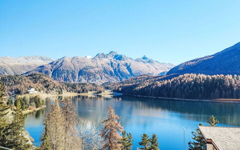 St. Moritz 775: Blauw, Dag, Zwemwater, Hout, Horizon, Wolk, Zee, Oceaan, Kust En Oceanic Landvormen, Leuning