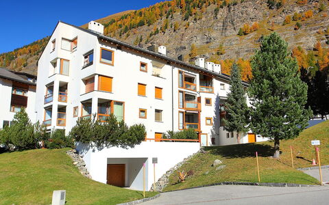 Pontresina 170: Woongebied, Huis, Eigendom, Huis, Buurt, Onroerend Goed, Gebouw, Voorstad,  Dorf\, Landgoed