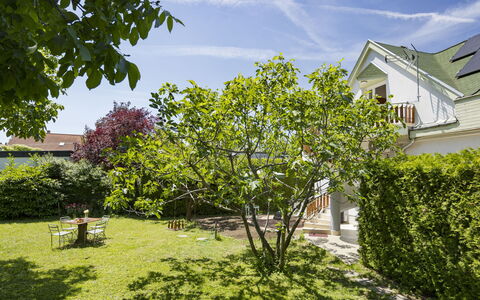 Blanca: Meubilair, Zee, Stoel, Schaduw, Balkon, Buitenmeubels, Eco Hotel, Kust, Dek, Beits