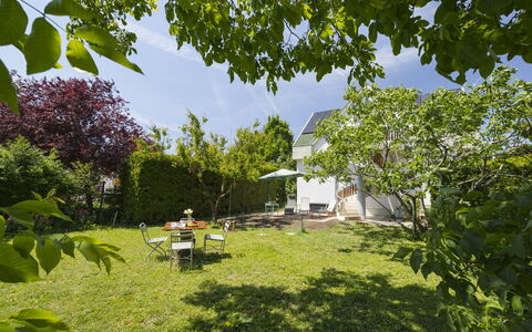 Blanca: Meubilair, Zee, Stoel, Schaduw, Balkon, Buitenmeubels, Eco Hotel, Kust, Dek, Beits