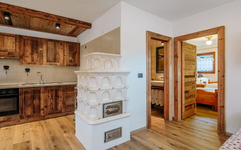 Storie di Montagna: Eigendom, Cabinetry, Hout, Interieur Ontwerp, Countertop, Deur, Flooring, Beits, Muur, Verdieping